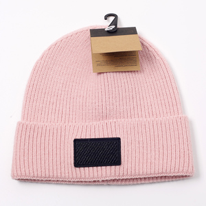 Bán Buôn Sang Trọng 100% Acrylic Dệt Kim Mũ Mùa Đông Cho Nam Giới Phụ Nữ Tùy Chỉnh Thiết Kế Logo Mềm Mại Thoải Mái Du Lịch Nhân Vật - Product Image 3