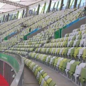 Chaise de stade pliable en plastique en forme de coquille avec accoudoirs pour terrains de sport extérieurs - Product Image 3