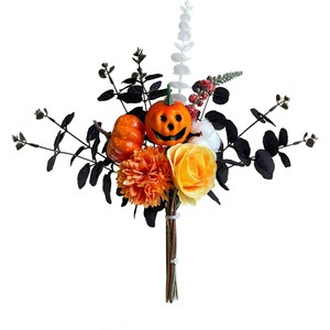 Ramo de calabazas de estilo gótico atado a mano para Halloween, flores artificiales negras y rojas para decoración de fiestas, hogar y escritorio. - Product Image 1