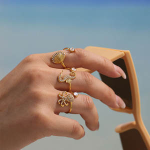 Anillos Finos Resistentes al Deslustre e Impermeables, Chapados en Oro PVD de 14k y 18k, Acero Inoxidable 316L, Anillos con Circonitas y Diseño de Criaturas Marinas para Mujer - Product Image 1