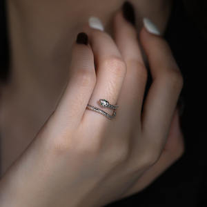 패션 럭셔리 925 스털링 실버 뱀 머리 손가락 반지 크기 조정 가능한 실버 뱀 오프닝 반지 - Product Image 5