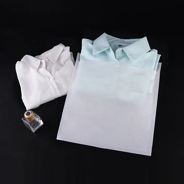 ถุงกระดาษเคลือบ Glassine Wax แบบเรียงรายสีขาวบรรจุภัณฑ์เสื้อผ้าขนาดเล็กที่สามารถรีไซเคิลได้ด้วยตนเองย่อยสลายได้ตามต้องการ