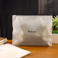 Sac refermable réutilisable en CPE dépoli avec fermeture éclair coulissante pour vêtements, accessoires et articles de toilette avec trou de ventilation