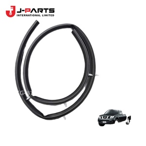 Capot de protection supérieur pour Nissan NAVARA D40 2005-2015 OE 66830-EA000 66830EA000 - Product Image 1