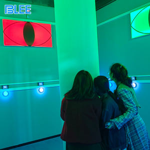 Juego de Integración de Equipos Ojo del Diablo BLEE con 4 Ojos LED Intermitentes, Juego Interactivo de Escondite en la Pared, Equipo con Certificación CE - Product Image 1