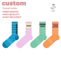 Chaussettes de Pilates antidérapantes pour femmes personnalisées avec un design à bordure en dentelle, poignées personnalisées, adaptées aux exercices de yoga