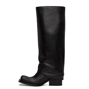 Botas altas de tacón grueso clásicas para mujer con punta cuadrada y diseño de pantalón, de ajuste ancho y estilo superpuesto - Product Image 3