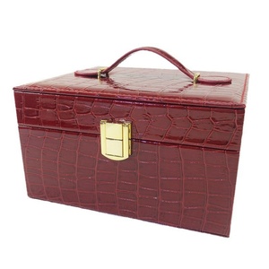 Organisateur de bijoux de voyage de luxe en cuir PU avec plateaux pour rangement et présentation individuels - Product Image 5