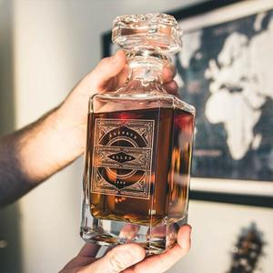 HUAHANGNA - Juego de Decantador de Whisky de Cristal de 26 oz con Logotipo Personalizado Grabado y Vasos de Cristal para Whisky, Licor y Bourbon en Caja de Regalo - Product Image 2