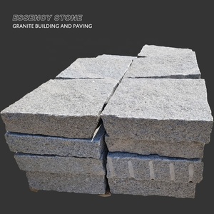Carreaux de <span class=keywords><strong>pavé</strong></span> de paysage en granit de couleur gris clair fendu naturel pour jardins extérieurs, carrés, pavés <span class=keywords><strong>allée</strong></span> ou mur en <span class=keywords><strong>pierre</strong></span> extérieure - Product Image 1