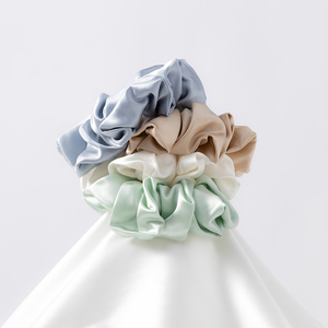 Bandeau de coiffure en satin frais de style européen et américain pour femmes - Product Image 4