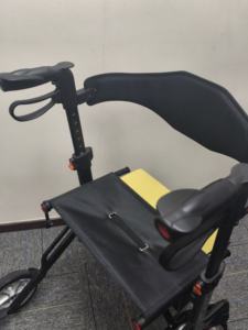 Andador Plegable Ultraligero de Aluminio con Ruedas de PU de 8 Pulgadas y Diseño de Fibra de Carbono para Personas Mayores - Product Image 5