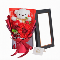 Coffret Cadeau Ours en Savon Rose Éternelle ML – Nouveau Cadeau Classique pour la Saint-Valentin et la Saison des Diplômes – Bouquet Artificiel