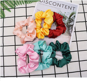 Huixin Fabriek Directe Verkoop Mode Haar <span class=keywords><strong>Scrunchies</strong></span> Ins <span class=keywords><strong>Retro</strong></span> Eenvoudige Veelzijdige Custom Grote Franse Zijde Satijn <span class=keywords><strong>Scrunchies</strong></span>