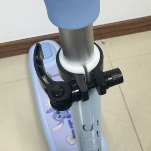 Trottinette pour enfants EN71 avec lumières colorées, musique, plateau durable et roues robustes, pour l'extérieur, 3-10 ans, Foire de Canton 2026 - Product Image 4