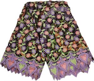 Esta es una tela de encaje africana soluble en agua, también conocida como encaje guipur o tela Aso Ebi en Nigeria, textiles africanos. - Product Image 1