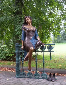 Moderno famoso jardín de tamaño real de fundición de bronce sexy dama estatua de cobre escultura femenina para la venta
