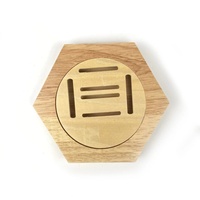 Support mural pour médailles en bambou et bois de hêtre, version améliorée et renforcée, écologique, avec rangement et présentoir combiné en nid d'abeille