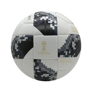 Ballon de football taille 5 pour adultes et étudiants, idéal pour les <span class=keywords><strong>matchs</strong></span> et l'entraînement, sans coutures, ajustement parfait - Product Image 2