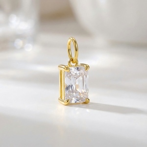 قلادة بحجر الماس المختبري 1.01 قيراط بقطع زمردي من الذهب عيار 18 قيراط 40+5 سم ذهب أبيض وأصفر HPHT CVD - Product Image 3