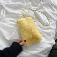Sac à bandoulière polyvalent pour femme, mini-portefeuille tendance en peluche couleur unie avec bouton bonbon, nouvelle collection automne-hiver