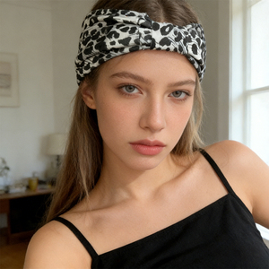 Bandeau imprimé léopard pour femmes, bandeau en polyester tendance pour le sport, le yoga, les mariages, accessoires de <span class=keywords><strong>cheveux</strong></span> de style européen et américain - Product Image 3