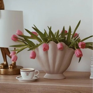 Maceta de Cerámica y Porcelana, Escultura Hecha a Mano, Florero de Mesa con Acabado Náutico, Decoración Única de Estilo Playero para el Hogar, para Plantas y Flores - Product Image 1