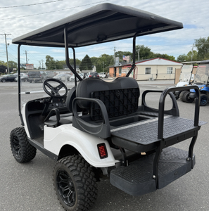 Voiturette de golf électrique 4 roues 2+2 places blanche moderne tout-terrain, véhicule utilitaire durable en PP, moteur unique 400W - Product Image 4