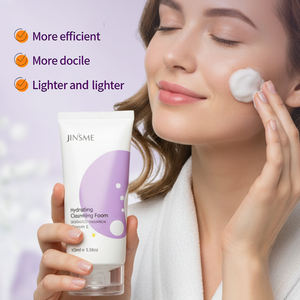 Espuma Limpiadora Hidratante con Extracto Natural de Raíz de Iris Florentina, para Todo Tipo de Piel, Personalizable y para Pedidos al por Mayor - Product Image 5