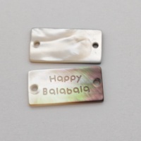 Bouton de vêtement rectangulaire en nacre naturelle, écologique, à coudre, avec logo gravé, style mode, pour bijoux et étiquettes