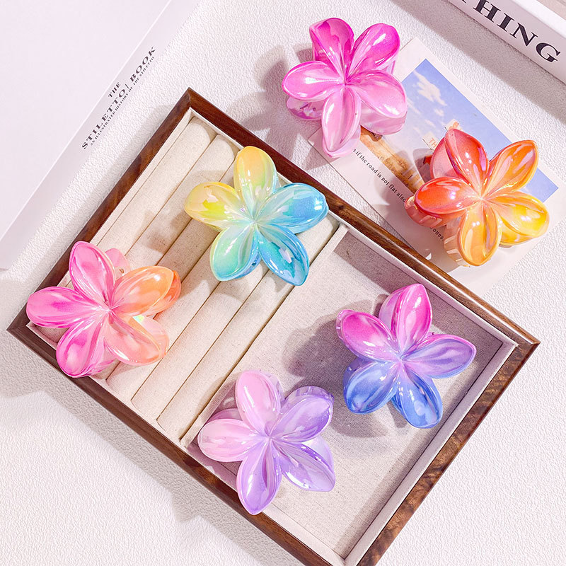 Floral Resin Hair Claw Clip set- Pink, Yellow, Blue Gradient Floral Resin Hair Claw Clips | 40H1064 – JOSSLYN  main image 3