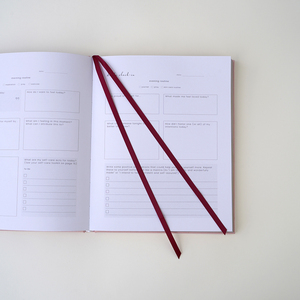 Agenda Personalizzata Stampata: Abbraccia il Viaggio di Auto-rifrattazione e Promuovi la Crescita e la Trasformazione Personale per Donne - Product Image 3