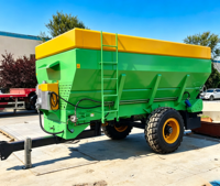Distributeur de fumier 5/6/8/10CBM monté sur tracteur avec prise de force, largeur de travail de 6 à 13 m, machine à épandre le fumier agricole adaptée aux tracteurs de 70 à 160 CV