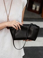 Sac Boston Minimaliste Vintage en Cuir Véritable 2025 – Sac Fourre-tout Coréen de Luxe Personnalisé pour Femme avec Deux Bretelles Fines