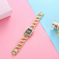 Montre à Bracelet à Quartz pour Femme Tendance, Créative et Polyvalente, Design Carré Creux Sertie de Diamants en Acier Inoxydable
