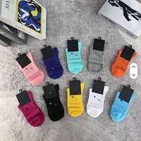 Chaussettes en coton pour hommes et femmes de marque, nouvelle tendance, haute qualité, logo personnalisé, chaussettes de sport unisexes colorées pour adultes