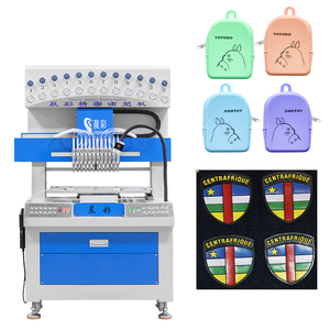 Machine automatique de remplissage et de distribution de liquide en PVC souple 2D 3D à 12 couleurs pour la fabrication de poupées, de porte-clés et de bracelets - Product Image 6