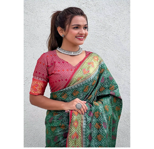 Sari de Seda Patola Verde Suave con Tejido Elite Weaves, Meenakari y Zari, Vestidos Elegantes para Fiesta, 0.7g - Product Image 6