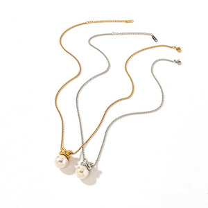 Collar de acero inoxidable y titanio con perlas de imitación redondas y diseño geométrico para uso diario de mujer - Product Image 4