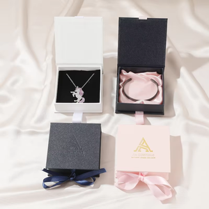 Caja de Joyería Rectangular con Lazo, Personalizable con Logotipo, para Pendientes, Collares y Accesorios, Ecológica y Moderna - Product Image 3