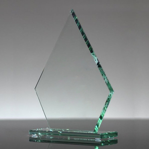 Vente en gros de trophées en cristal vierge sculptés au laser avec technique d'impression UV - Product Image 3