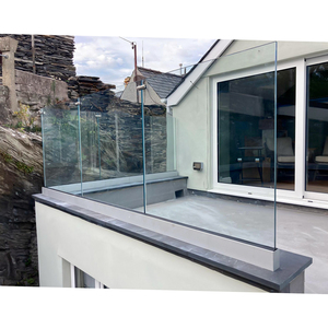 Balustrade en verre en <span class=keywords><strong>U</strong></span> de luxe moderne : Sublimez votre terrasse avec un style élégant et ouvert. - Product Image 1