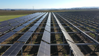 Panel Surya Jinko Solar N-Type Double Glass 635 Watt Bifacial yang Hemat Biaya untuk Pembangkit Listrik Tenaga Surya