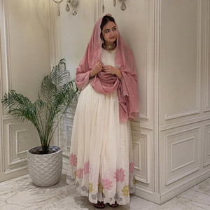 Nouvelle collection de robes et dupattas pour femmes, en faux georgette avec broderies, entièrement cousues et prêtes à porter. - Product Image 1