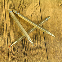 Stylos de presse hexagonaux coûteux Configuration utilitaire Stylo à bille rechargeable Stylos poncés en laiton rétro Stylo à ressort à six tranchants