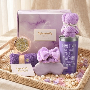 Set Regalo Spa Personalizzato con Logo, in Peluche, Stampato a Mano con Serigrafia, Confezione Regalo per Damigelle e Sposa - Product Image 2