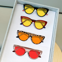 Lunettes de soleil rétro œil de chat anti-lumière bleue en gros - Lunettes de vision nocturne pour femmes avec verres jaunes/orange/rouges