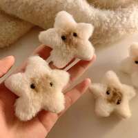 Accessoires de vêtements en peluche en gros, accessoire de cheveux en peluche étoile Kawaii couleur crème pour filles, OEM & ODM (logo et taille personnalisés)