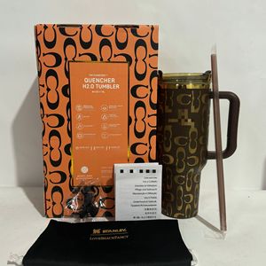 STAN* Co-brand Borraccia Termica da Viaggio da 40oz in Acciaio Inossidabile a Doppia Parete con Stampa Leopardata e Manico - Product Image 2