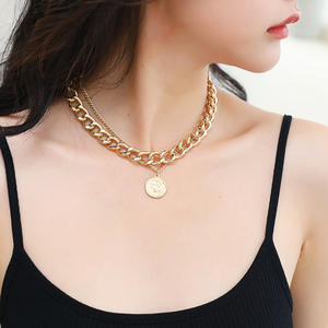 Zooying, collar con inicial chapado en oro <span class=keywords><strong>de</strong></span> 14 quilates para niñas, cadena <span class=keywords><strong>de</strong></span> clavícula ajustable, colgante <span class=keywords><strong>de</strong></span> letra delicada, circón <span class=keywords><strong>de</strong></span> moda para niños - Product Image 2